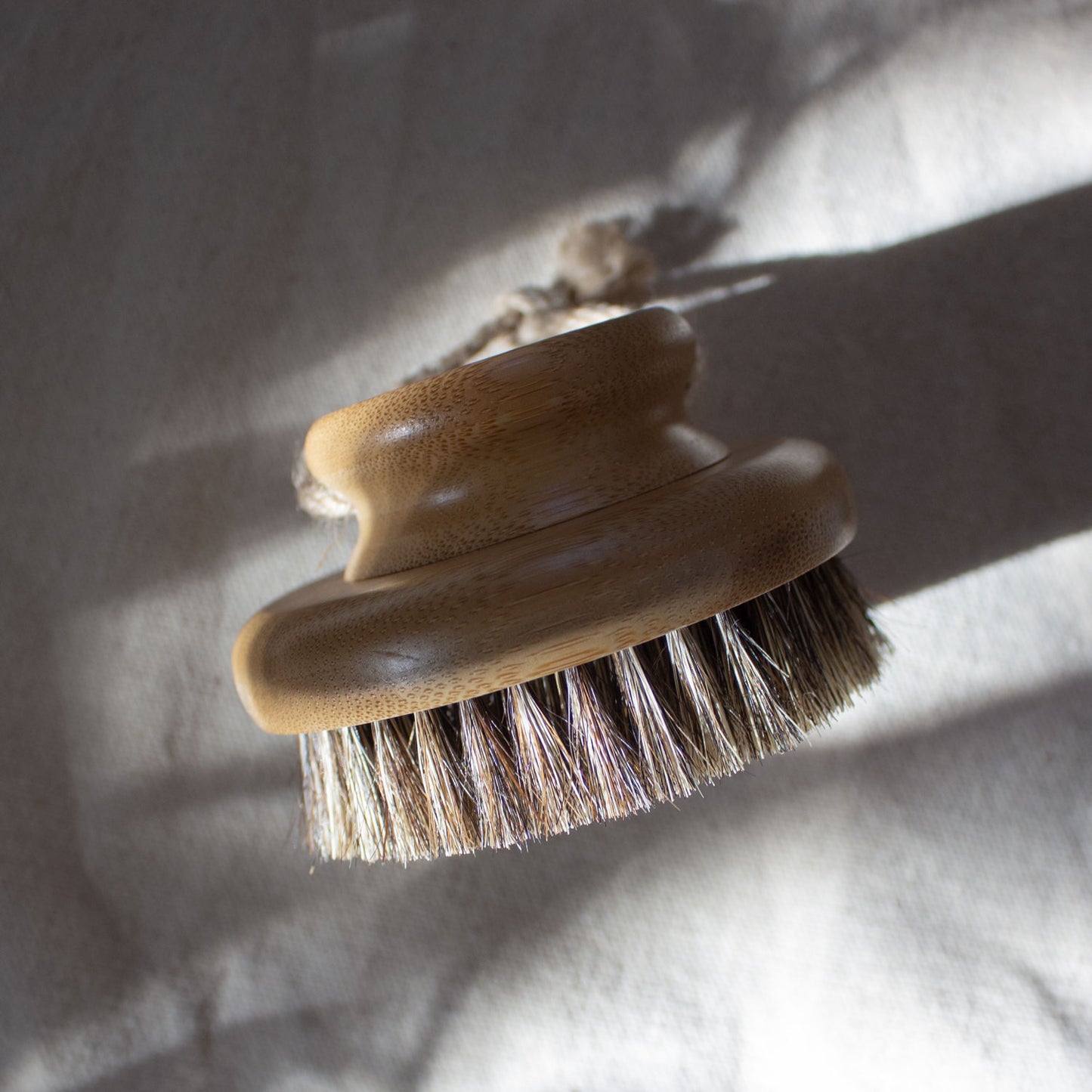 Round Bamboo Sisal Dry Brush