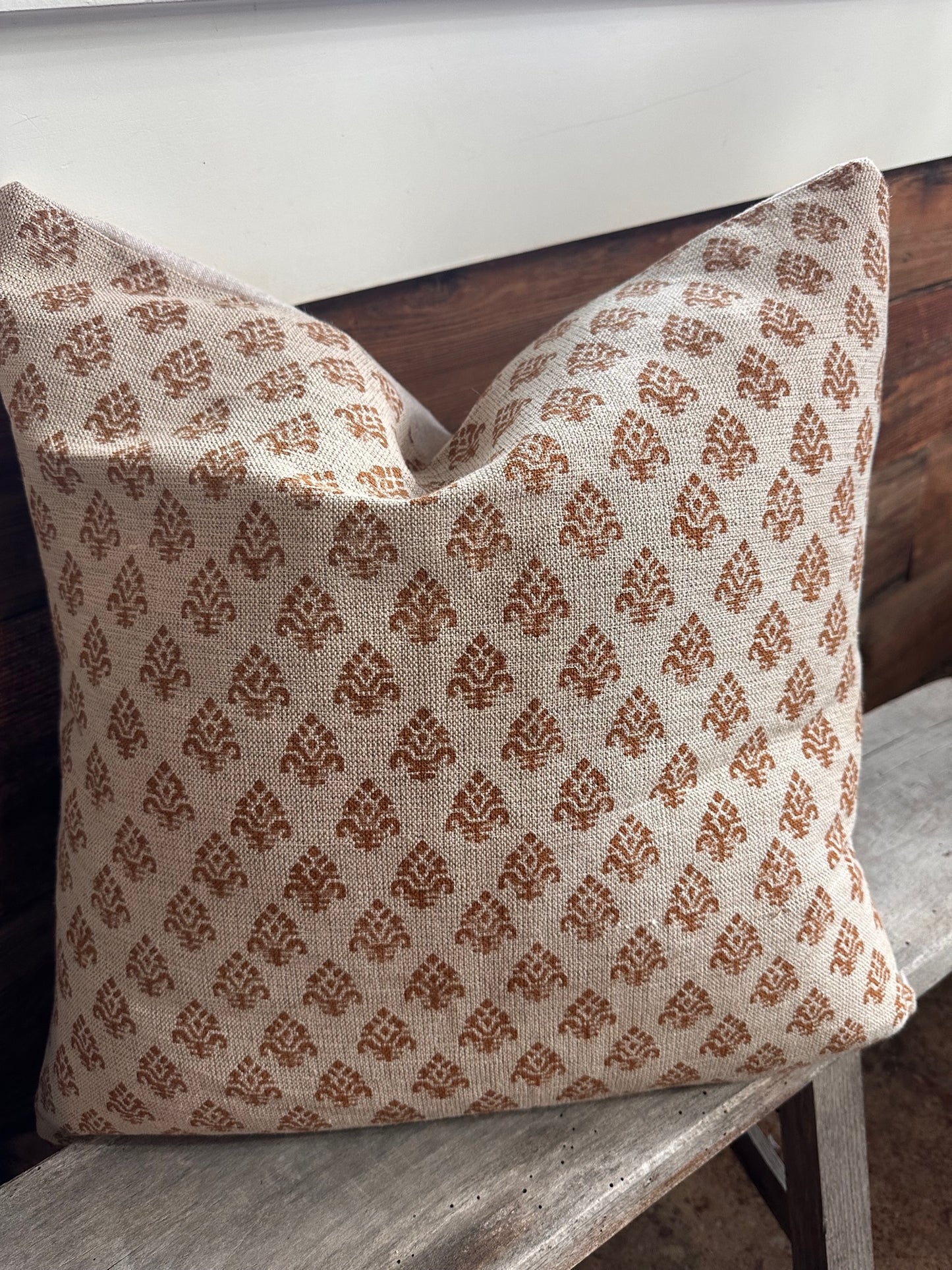 ELEIGH pillow 8