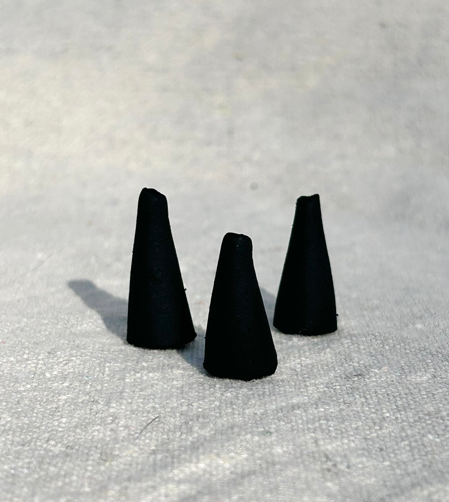 Na Nin, Cedar & Santal Incense Cones